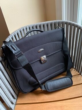 Bric's Black Laptop Messenger Briefcase Millano with Shoulder Strap